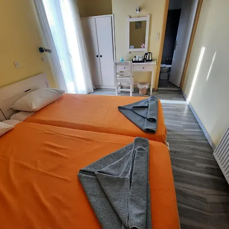 Jasmine パロス島