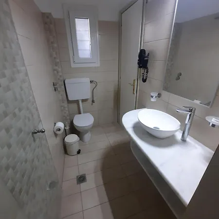 Jasmine Parikia (Paros)