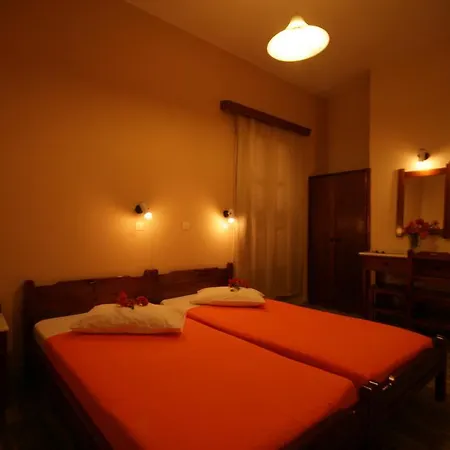 Jasmine Parikia (Paros)